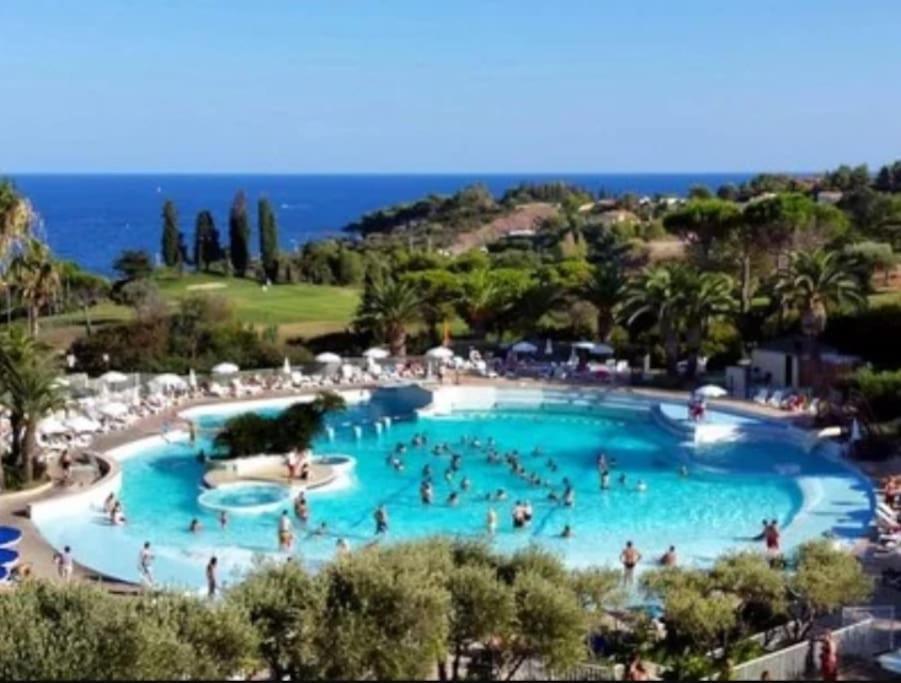 Superbe Appartement Village Cap Esterel 4P Climatise Saint-Raphael (Var) Exterior foto